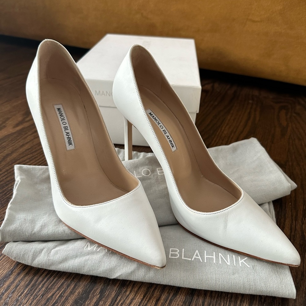 Manolo Blahnik BB 105 pump